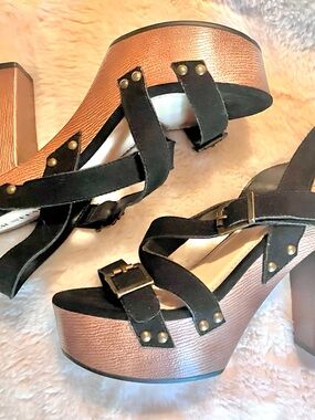 JustFab~Vintage 70s Style Black Strappy Platform Heel Sandals-Retro Vogue Sexy